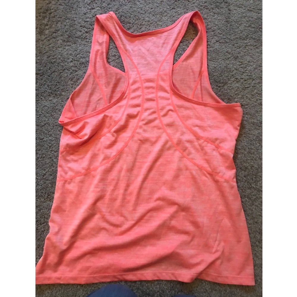 NWOT Workout Tank - Picture 2 of 5